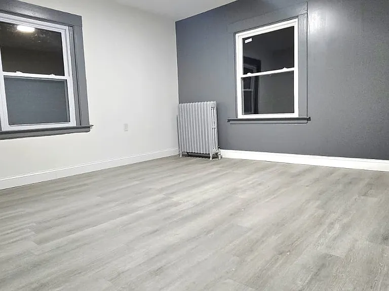 1704 E Main St — Photo 8