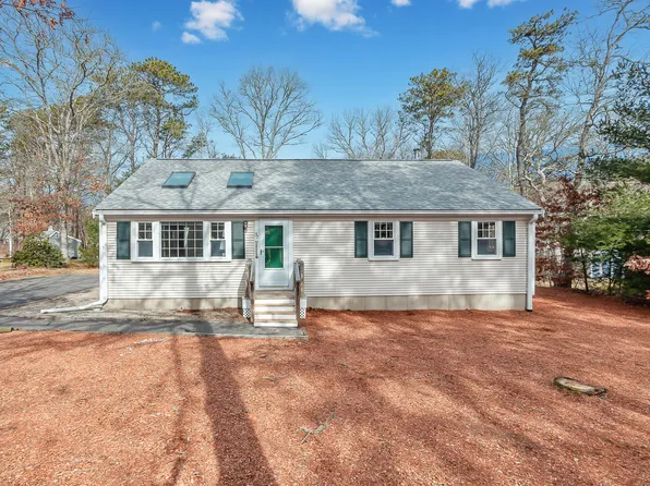 37 Gia Lane, Mashpee, MA 02649