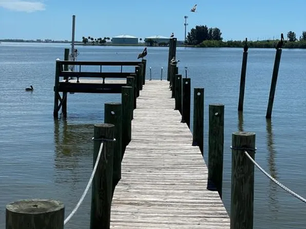 200 Milford Point Rd, Merritt Island, FL 32952