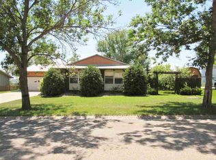 1625 Terrace Dr, Minot, ND 58703