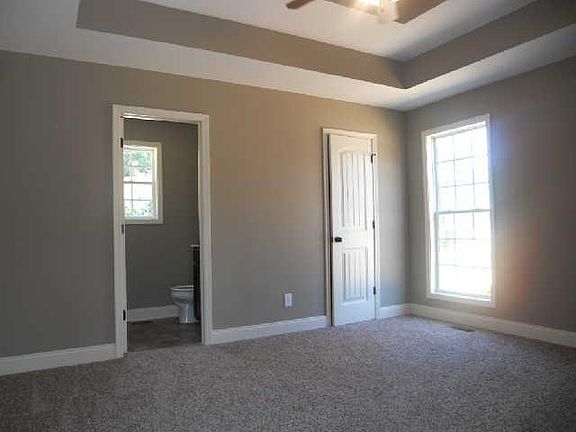 4th image of 1 Tracey Ln