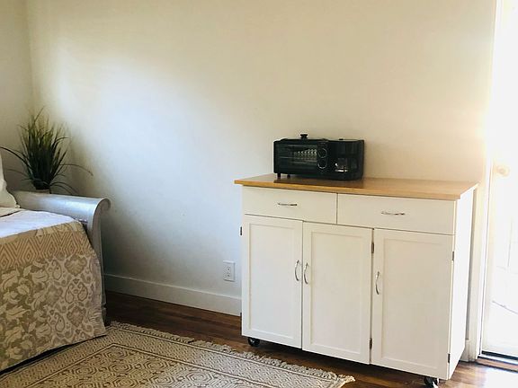4th image of 10936 Theis Ave #1