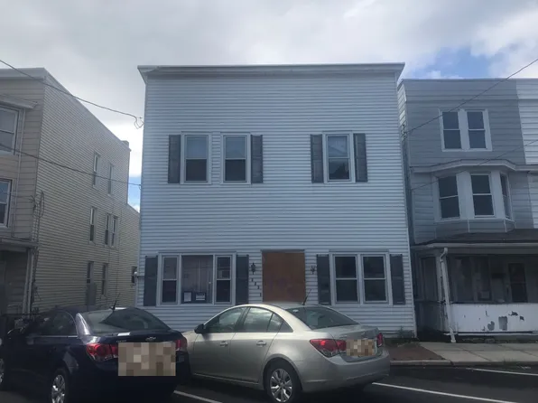323 E Bertsch St, Lansford, PA 18232