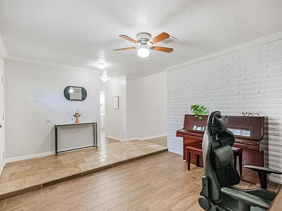 4th image of 2314 Pepperweed Dr