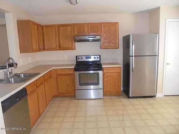 2nd image of 898 Collinswood Dr