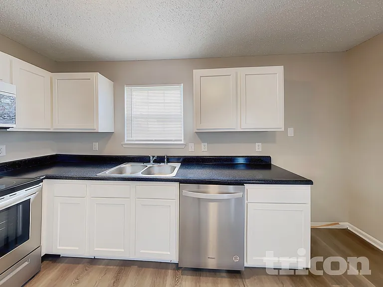 1602 Cold Spring Dr — Photo 6