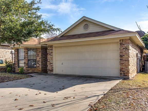 3rd image of 317 Banyan Dr