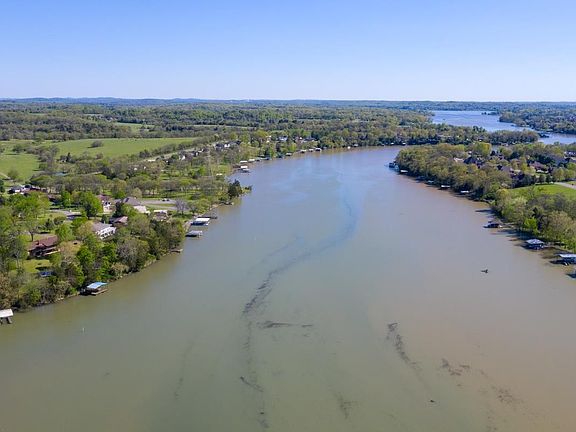 5th image of 117 Lake Point Dr