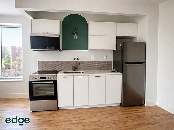 3rd image of 3013 Barker Ave #3A
