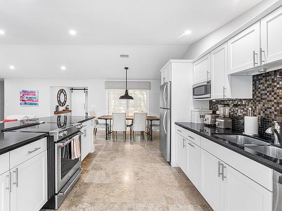 5th image of 2312 Las Casitas Dr