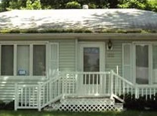 1212 Rainbow Blvd, Hiawatha, IA 52233