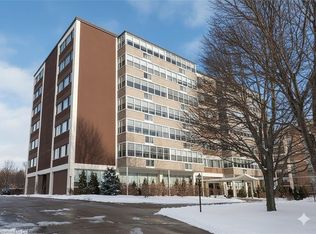 45 Westmount Rd N #603, Waterloo, ON N2L2R3