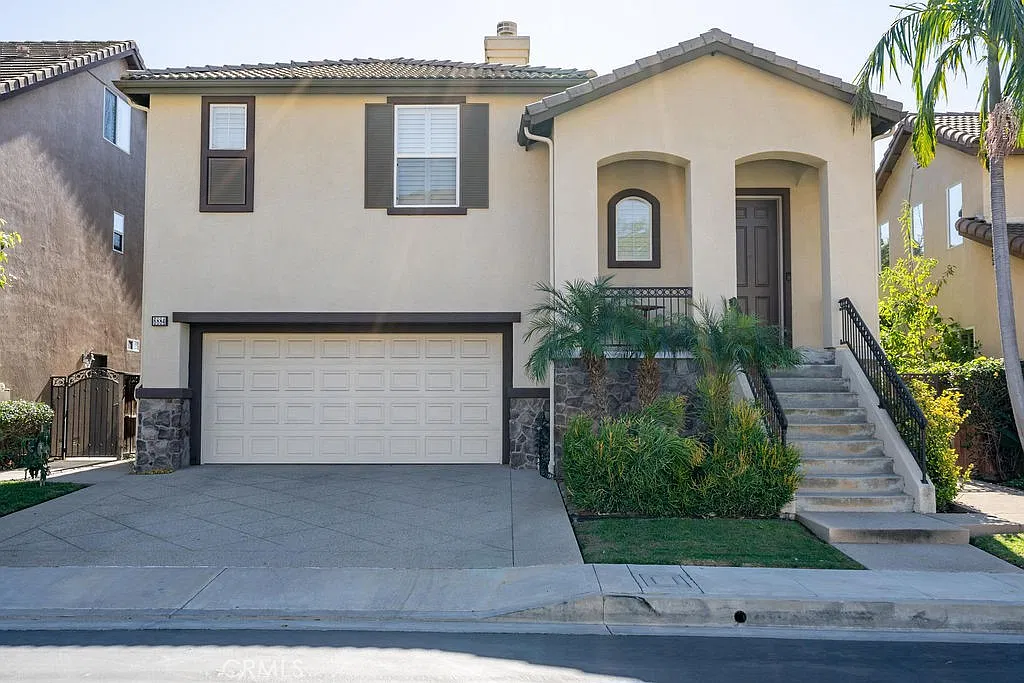 4 bed, 3.0 bath, 2190 sqft, $5,300 — Photo 3
