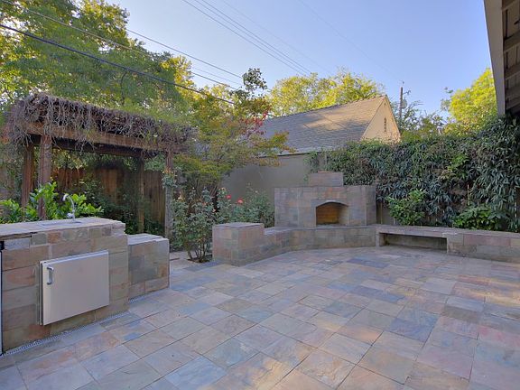 4th image of 1733 40th St
