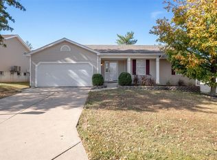 7 Walnut Creek Ct, Saint Charles, MO