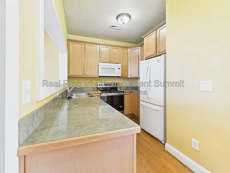 350 Marquette Ct — Photo 6