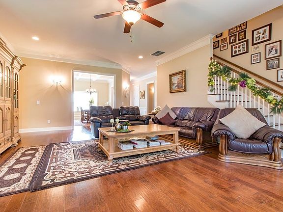 5th image of 405 Cypressglade Ln