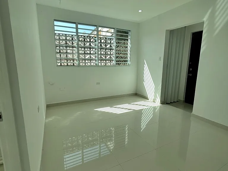 1504 Calle Mirsonia #2 — Photo 3