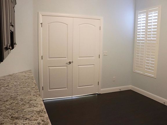 5th image of 1546 N Park Ave