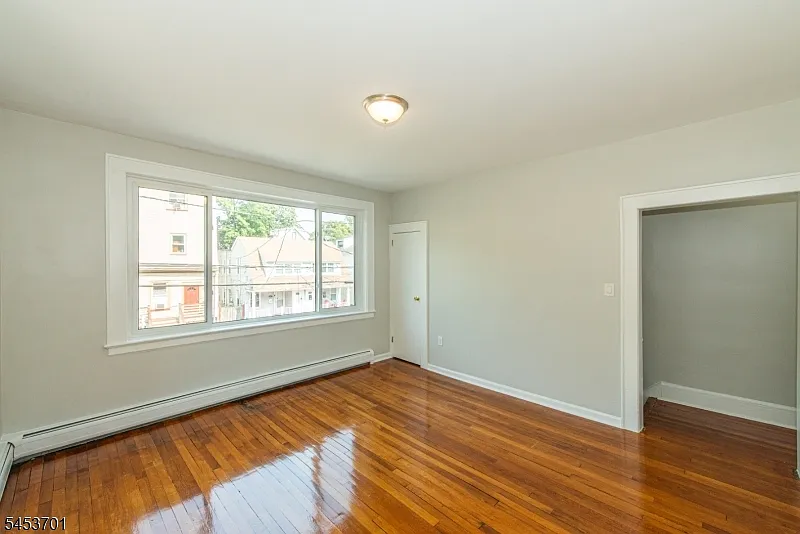3 bed, 1.0 bath, $2,450 — Photo 4