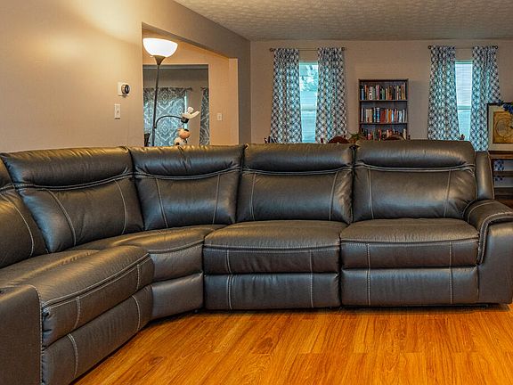 3rd image of 4551 Keeneland Ct