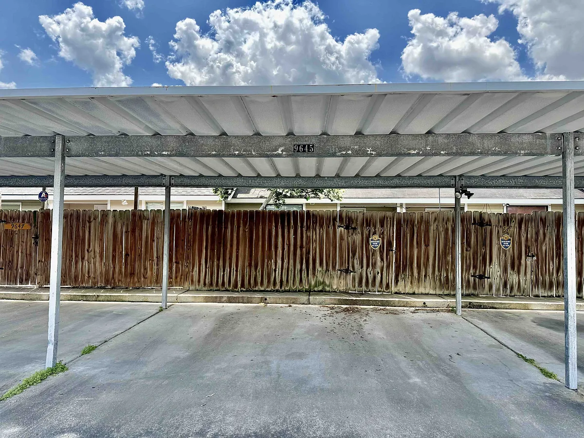 Building Photo - 9645 Siegen Ln #1