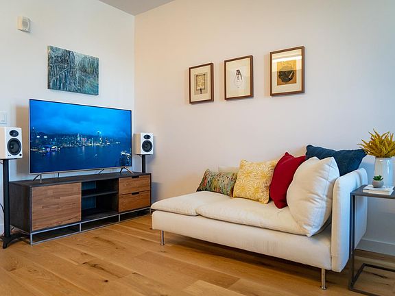4th image of 388 Fulton St #607