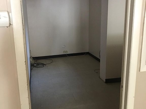 3rd image of 935 N Salina St