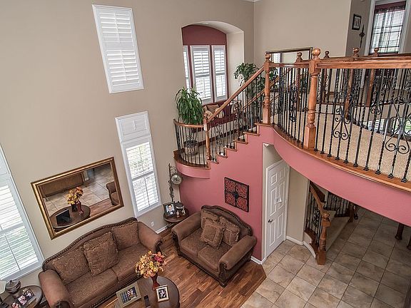 4th image of 678 Chapel Hill Dr
