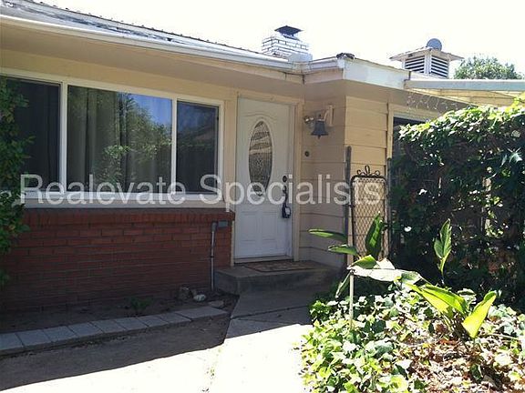 2nd image of 1065 Silver Springs Ln