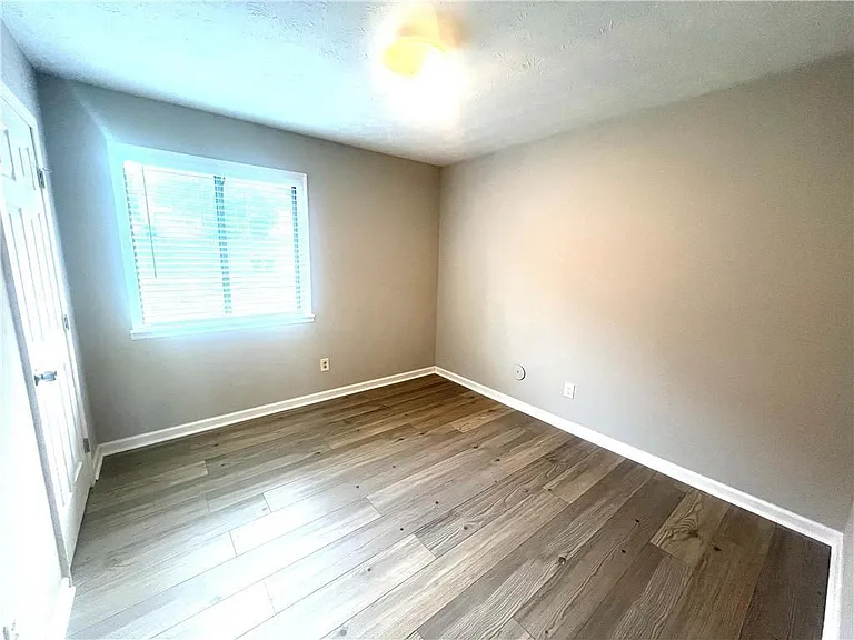 3320 Timbercreek Dr — Photo 12