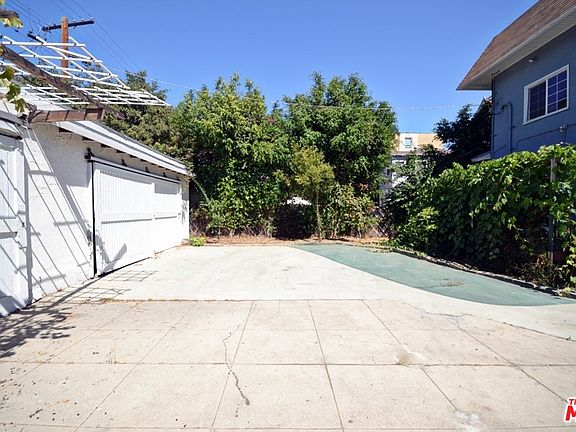 2nd image of 889 Crenshaw Blvd