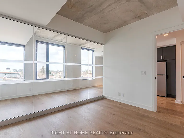 7 Fairbank Ave W #503 — Photo 7