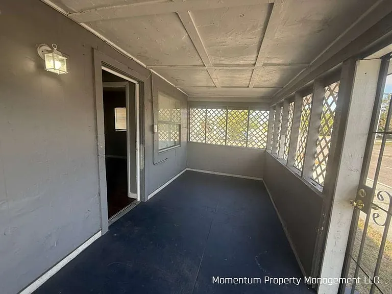 836 Martin Luther King Jr Ave — Photo 3