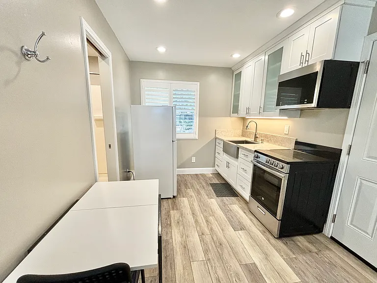 2219 Okeeffe Pl #B — Photo 4