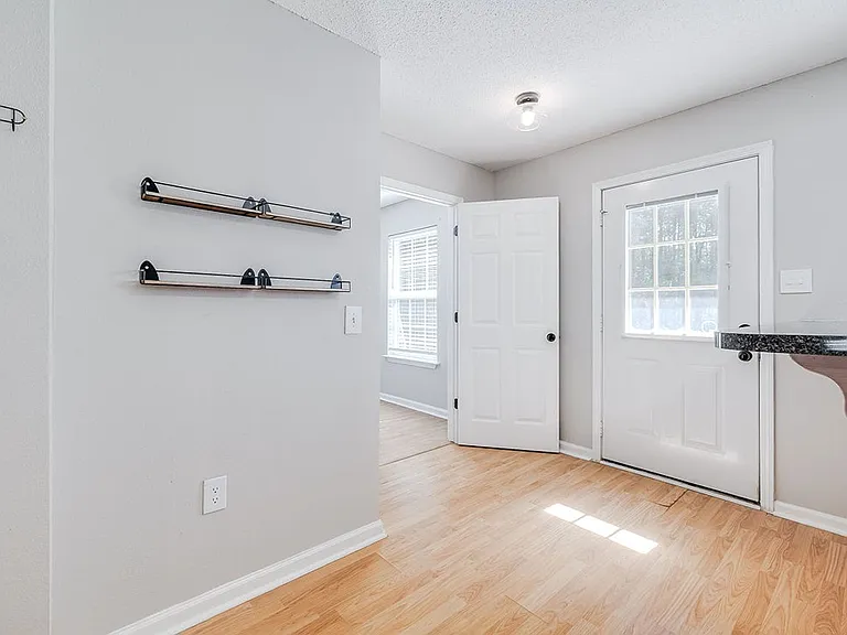 446 Shadowbrook Cir — Photo 16