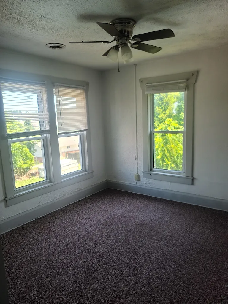 48 W Wilson St — Photo 3