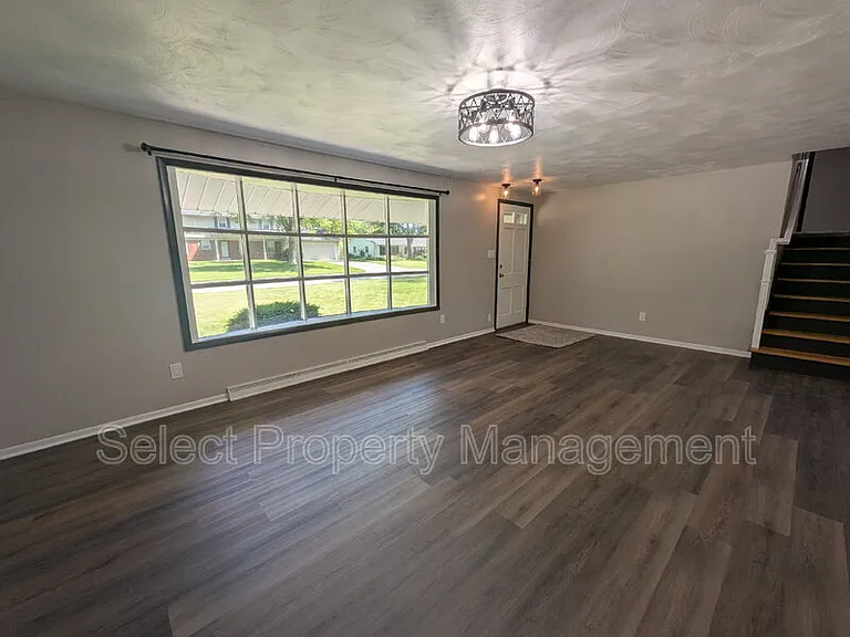 4920 Desoto Dr — Photo 5