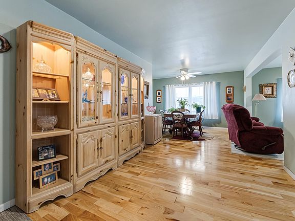 4th image of 234 Main St W #200
