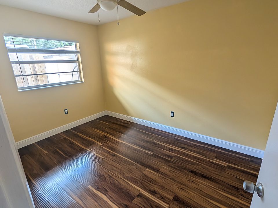 1st image of 213 W Hancock St