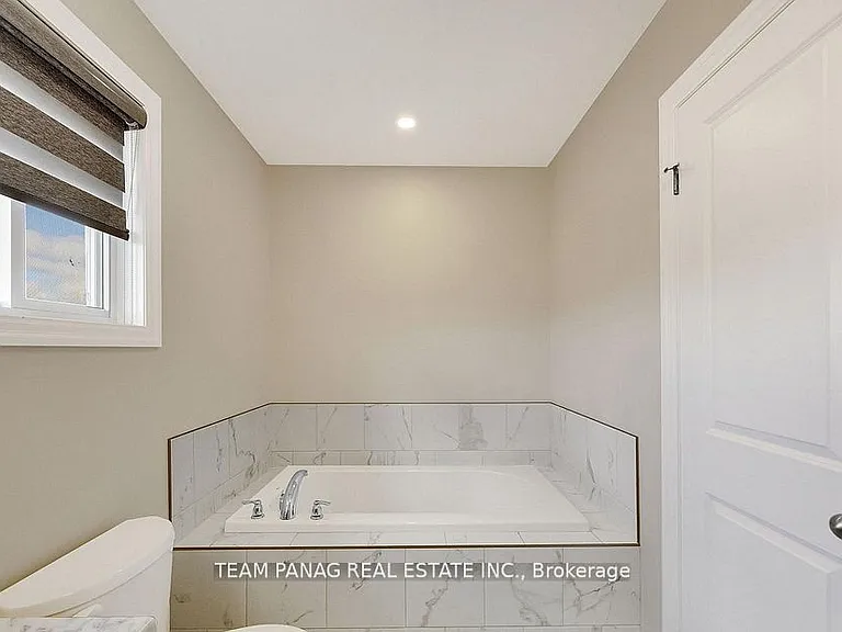 16 Berardi Cres — Photo 20