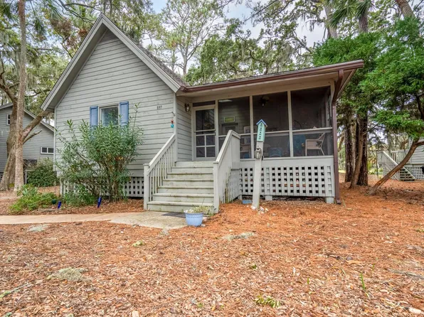 897 Fairway Dr, Edisto Island, SC 29438