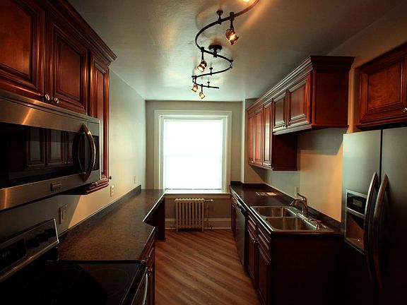 3rd image of 703 W Ferry St APT D6