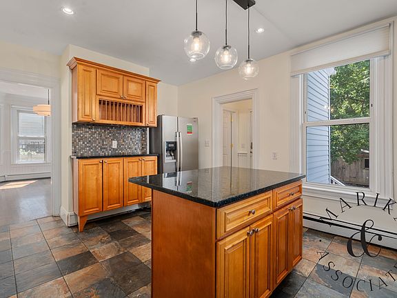 5th image of 60 Parsons St