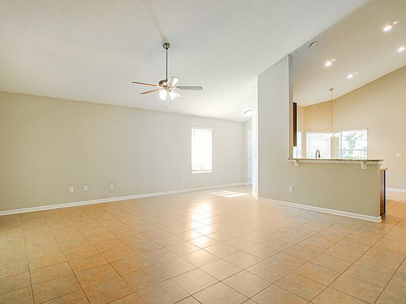 5th image of 241 Mystic Castle Dr