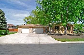 2nd image of 9610 Saratoga Ln N