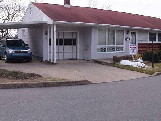 1st image of 106 Maple Ln