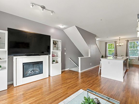 3rd image of 19572 Fraser Way #17