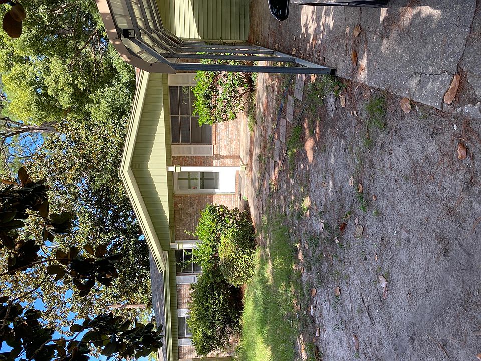 2nd image of 23 Park Cir