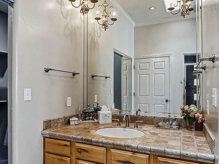 5601 Burning Tree Dr — Photo 30